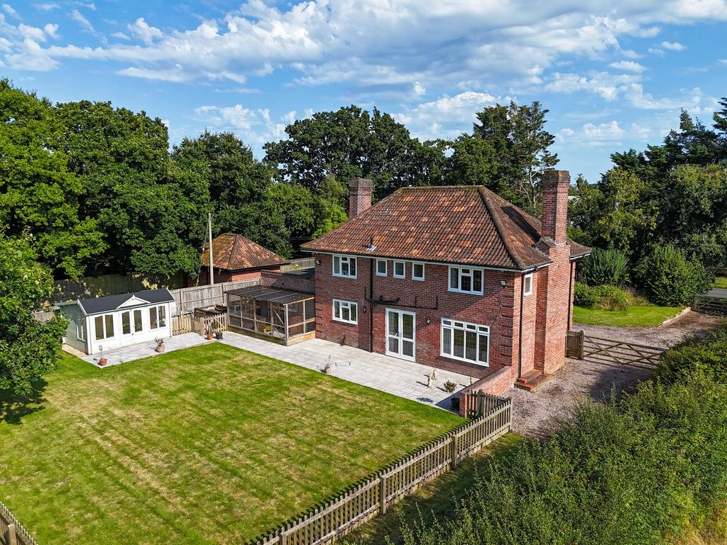 Sway Road, Pennington, Lymington, SO41 4 bed detached house for sale