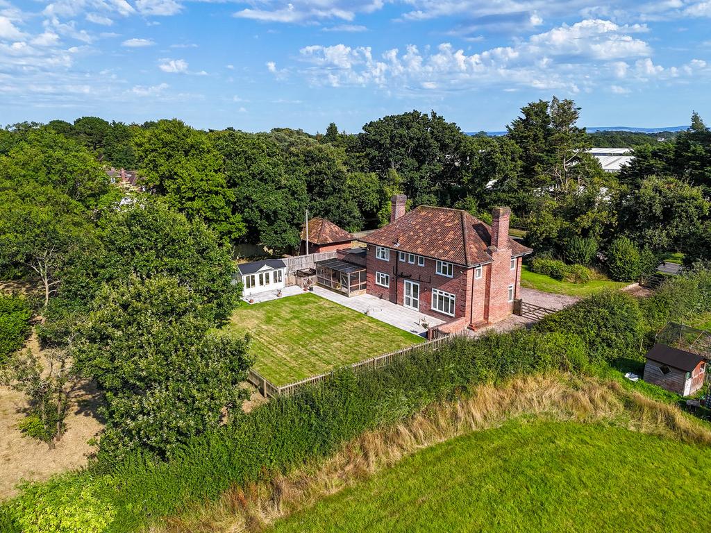 Sway Road, Pennington, Lymington, SO41 4 bed detached house for sale