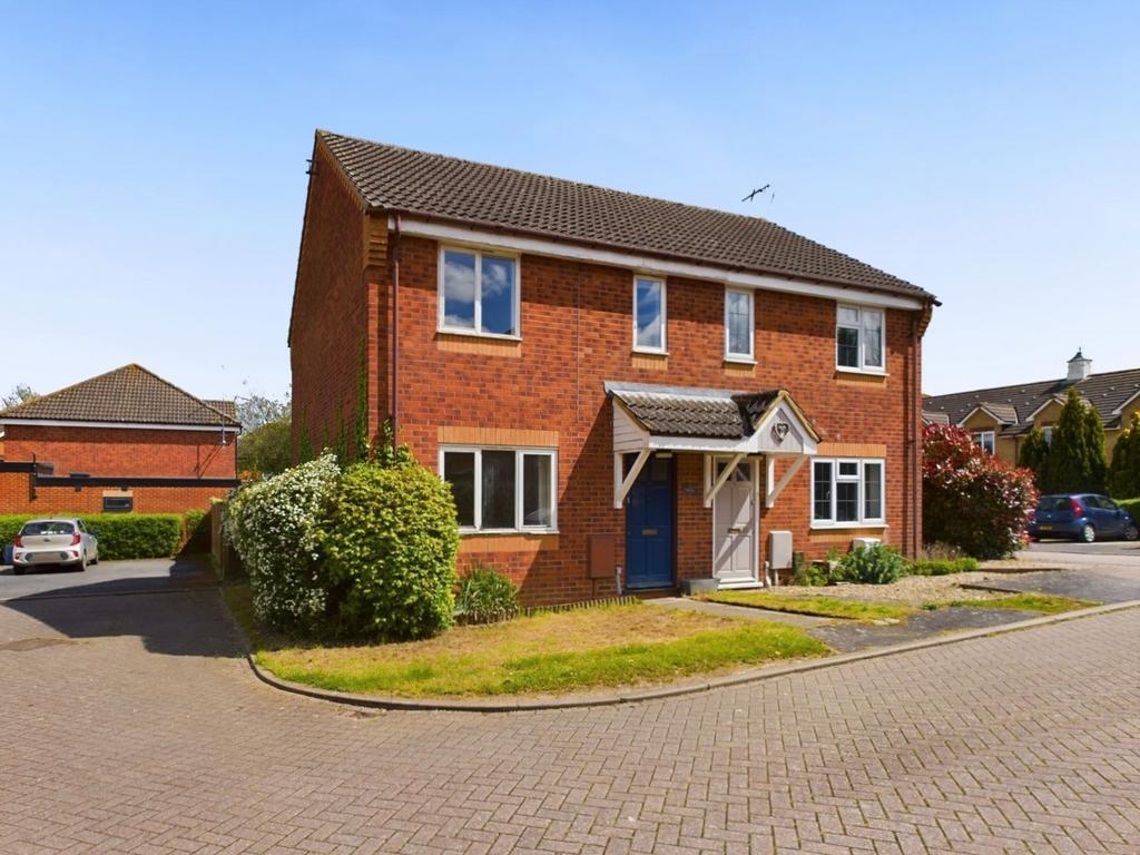 Leeson Road, Towcester, NN12 3 bed semidetached house for sale £250,000