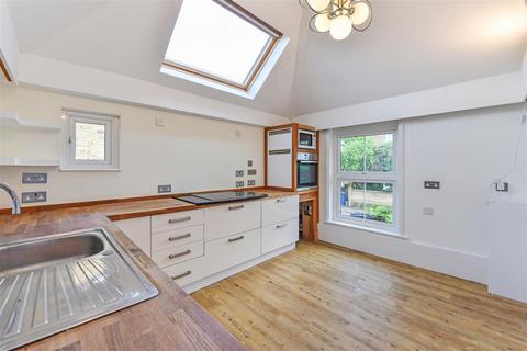 3 bedroom maisonette for sale, The Fairfield, Farnham