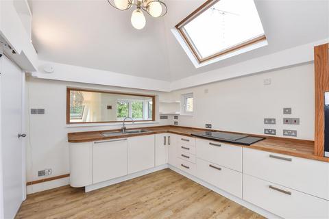 3 bedroom maisonette for sale, The Fairfield, Farnham