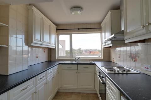 3 bedroom semi-detached house to rent, Caton Crescent, Stoke-on-Trent ST6