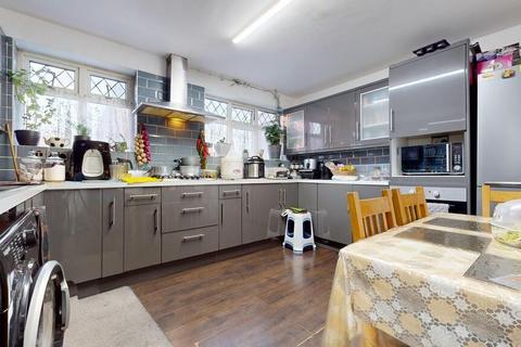 3 bedroom terraced house for sale, Cleves Road, London E6