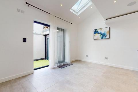 4 bedroom terraced house for sale, Rose Joan Mews, London NW6