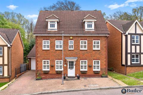 5 bedroom detached house for sale, Quantock Close, Stevenage