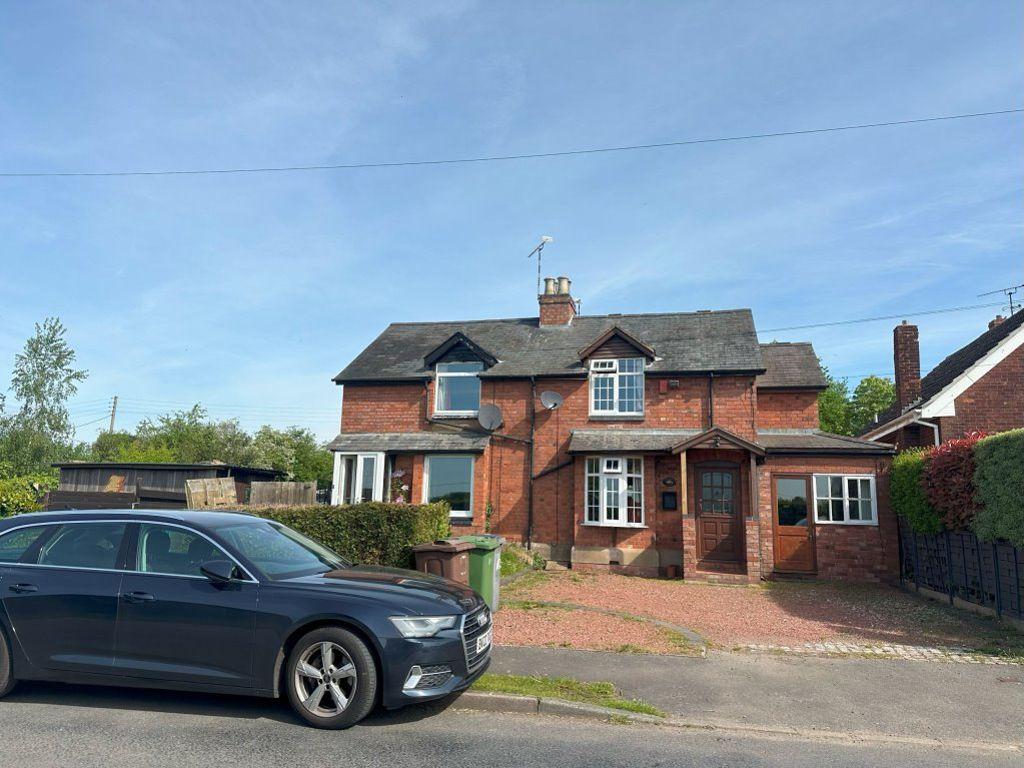 YEW TREE COTTAGE, BACK LANE, MERIDEN... 3 bed cottage £1,250 pcm (£