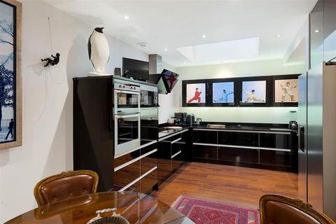 3 bedroom mews for sale, Petersham Mews, South Kensington SW7