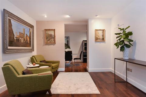 3 bedroom mews for sale, Petersham Mews, South Kensington SW7