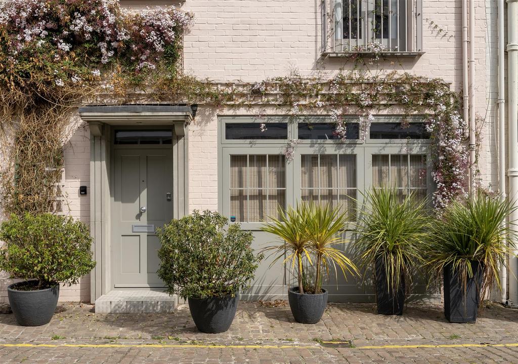 Maskells-9 Petersham Mews-2 Hi.jpg