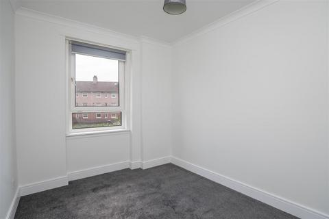 3 bedroom flat for sale, Broomknowes Road, Glasgow G21
