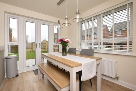 3 bedroom semi-detached house for sale, Carson Grove, Morley, Leeds, West Yorkshire