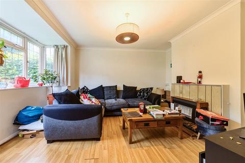 3 bedroom house for sale, Campbell Road, Weybridge KT13