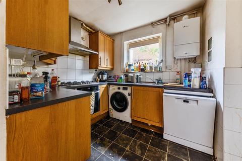 3 bedroom house for sale, Campbell Road, Weybridge KT13