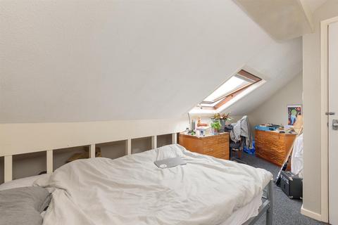 97 Heavygate Road, Sheffield, S10 1PE