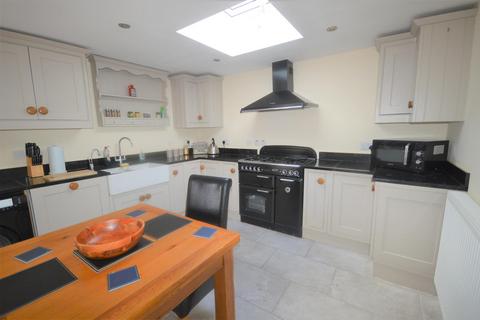 2 bedroom cottage to rent, Newcastle Road, Madeley