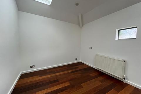2 bedroom detached house to rent, Clydach Street, Cardiff, Cardiff