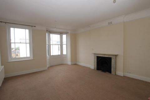 2 bedroom apartment to rent, Union Street, Ryde