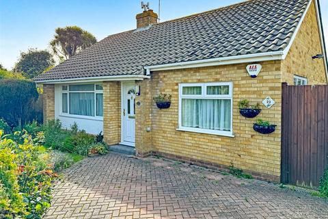 2 bedroom detached bungalow for sale, Yeomans Acre, Bognor Regis PO21