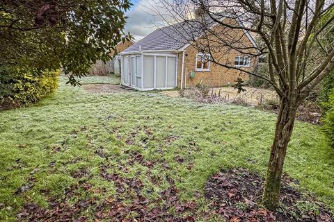 2 bedroom detached bungalow for sale, Yeomans Acre, Bognor Regis PO21