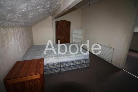 4 bedroom house to rent, Norwood Grove, Hyde Park, Leeds