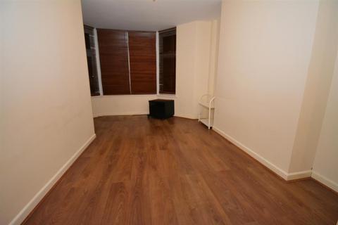 2 bedroom apartment to rent, Taff Embankment, Grangetown, Cardiff