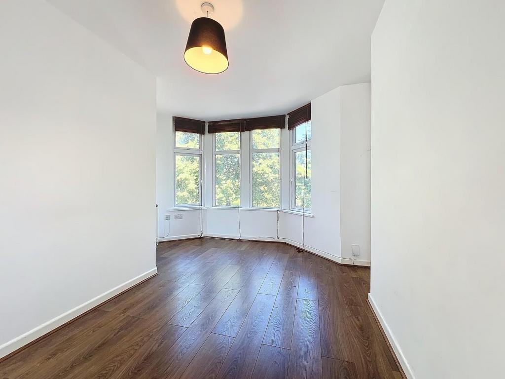 Taff Embankment, Grangetown, Cardiff 2 bed apartment £995 pcm (£230 pw)