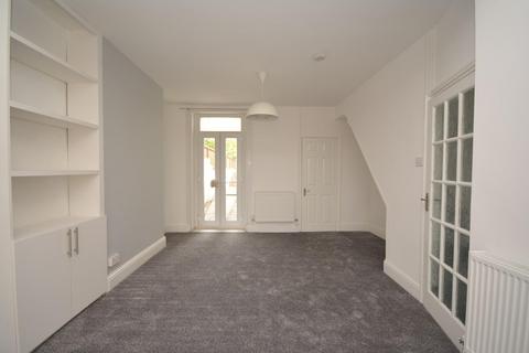3 bedroom terraced house to rent, Moorland Road, Splott, Cardiff