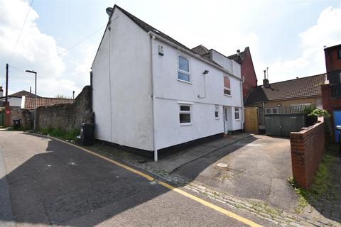 2 bedroom semi-detached house to rent, Lower Chapel Road, Hanham, Bristol