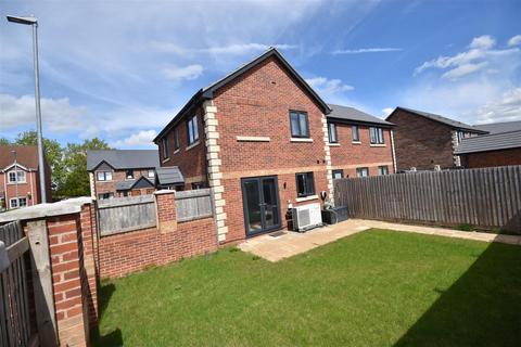 3 bedroom link detached house for sale, Baker Street, Billinghay