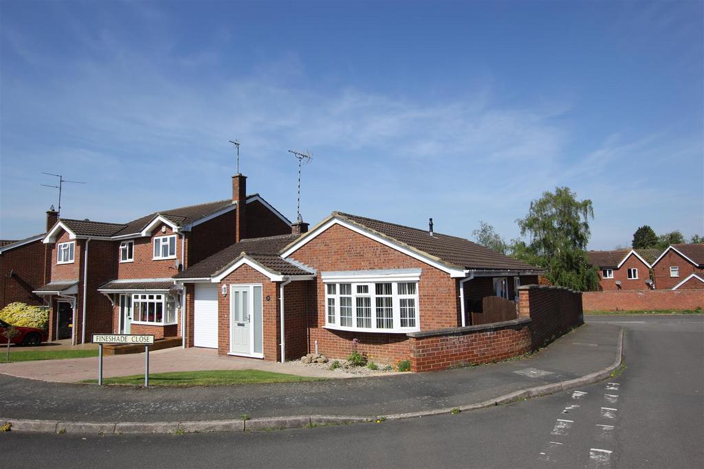 Fineshade Close, Barton Seagrave NN15 3 bed detached bungalow for sale