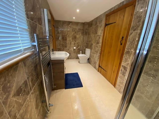 Grananry shower room 2.jpg