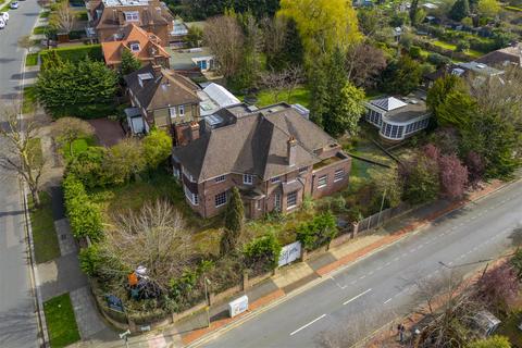 undefined, The Bishops Avenue, N2