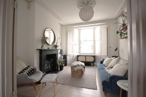 60 Dunlace Road, London, E5 0NE