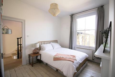 60 Dunlace Road, London, E5 0NE