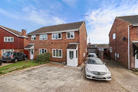 19 Fern Close, Eastbourne, BN23 8AQ