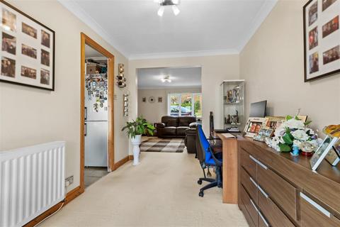 19 Fern Close, Eastbourne, BN23 8AQ