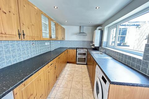 4 bedroom terraced house to rent, North Eastern Terrace, Darlington