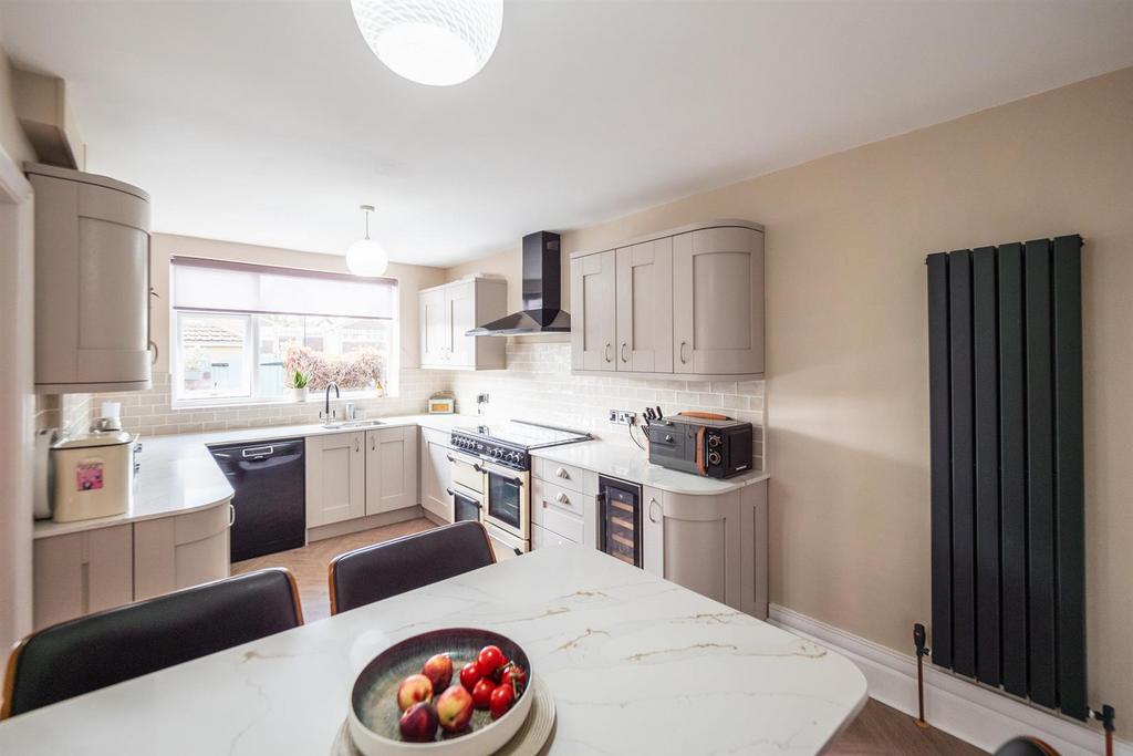 Kitchen / Breakfast Room