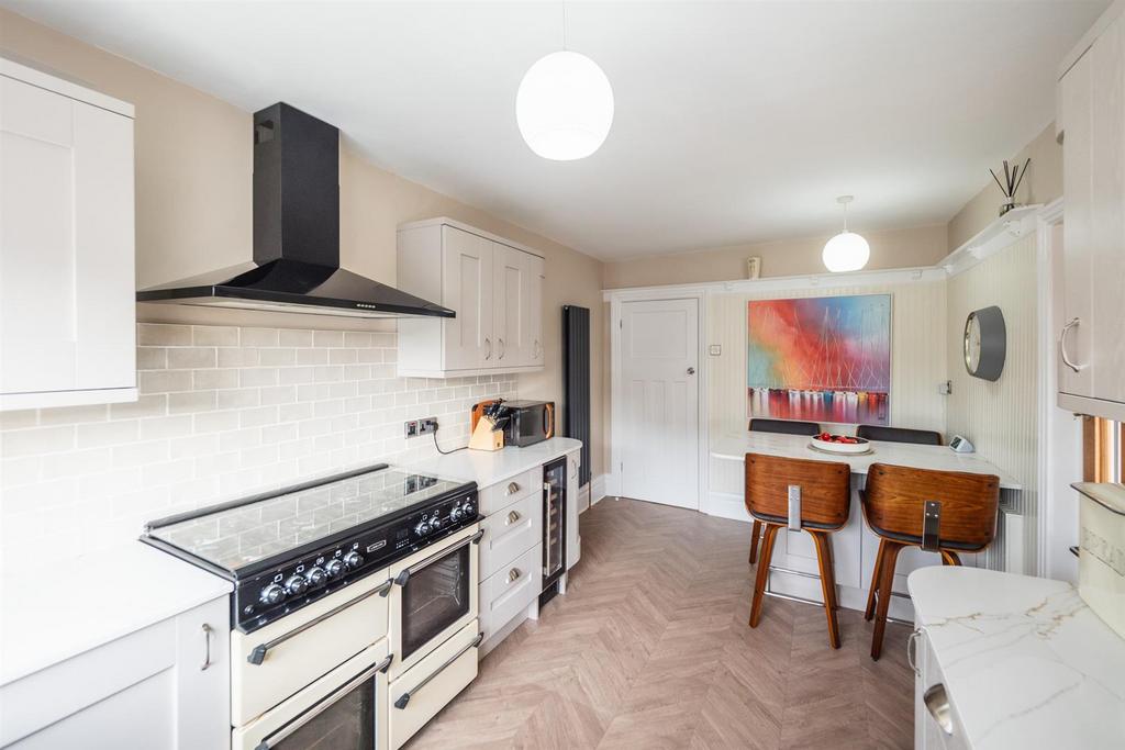 Kitchen / Breakfast Room