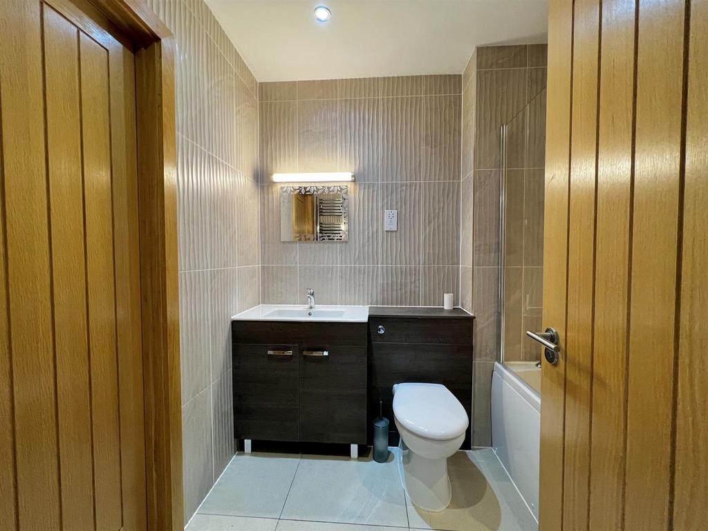 Bath second floor-1.jpeg