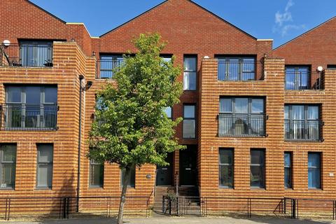 3 bedroom townhouse for sale, Langdon Road, Marina Swansea