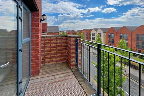 3 bedroom townhouse for sale, Langdon Road, Marina Swansea