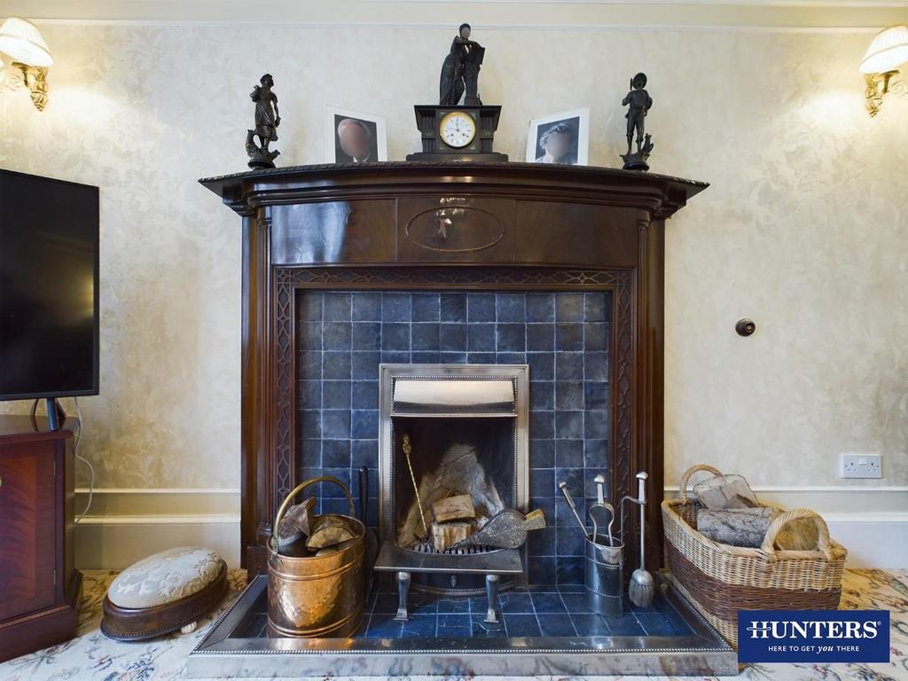 Living Room - Fireplace
