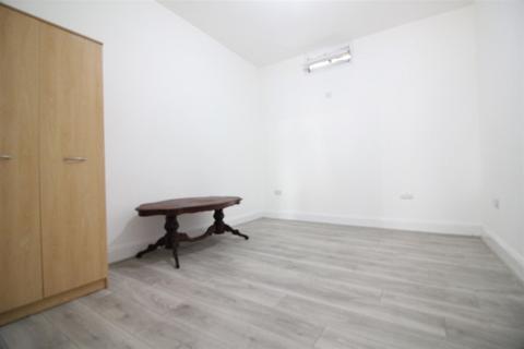 2 bedroom flat to rent, Villiers Road, Southall