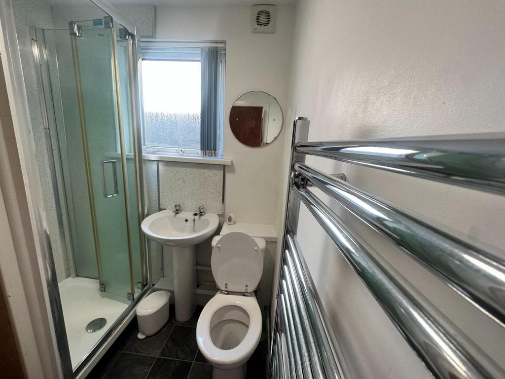 Wolsdon shower room 2 .jpeg