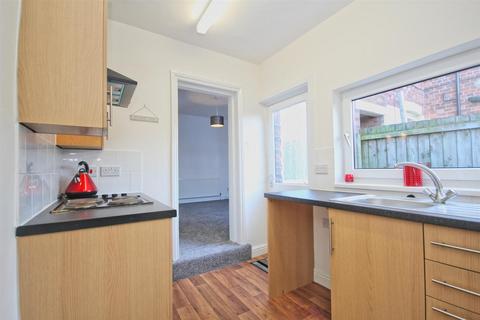 3 bedroom house to rent, Grovehill Road, Beverley