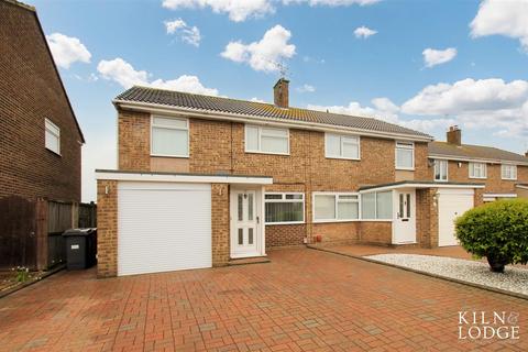 3 bedroom semi-detached house for sale, Goshawk Drive, Chelmsford