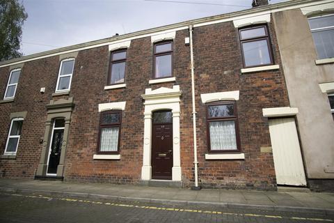 4 bedroom terraced house to rent, 4-Bed House To Let on Wellington Street, Preston