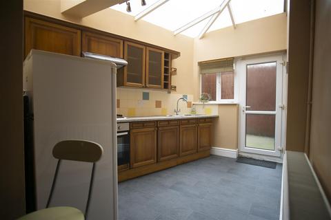4 bedroom terraced house to rent, 4-Bed House To Let on Wellington Street, Preston