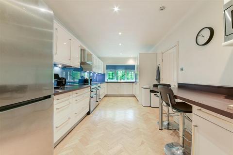 63 Ashley Road, Epsom, KT18 5BN